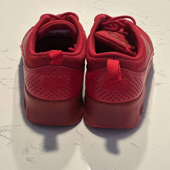 Nike Air Max Thea in Ruby red - Picture 2 of 8